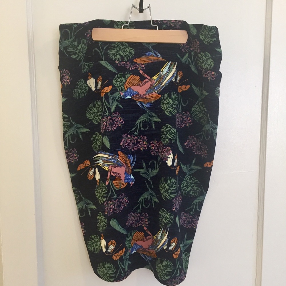Dark blue Lularoe Cassie skirt XL exotic birds EUC